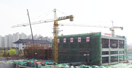 清明假期不放松，防疫建設(shè)雙線并行——重點工程假期施工紀(jì)實